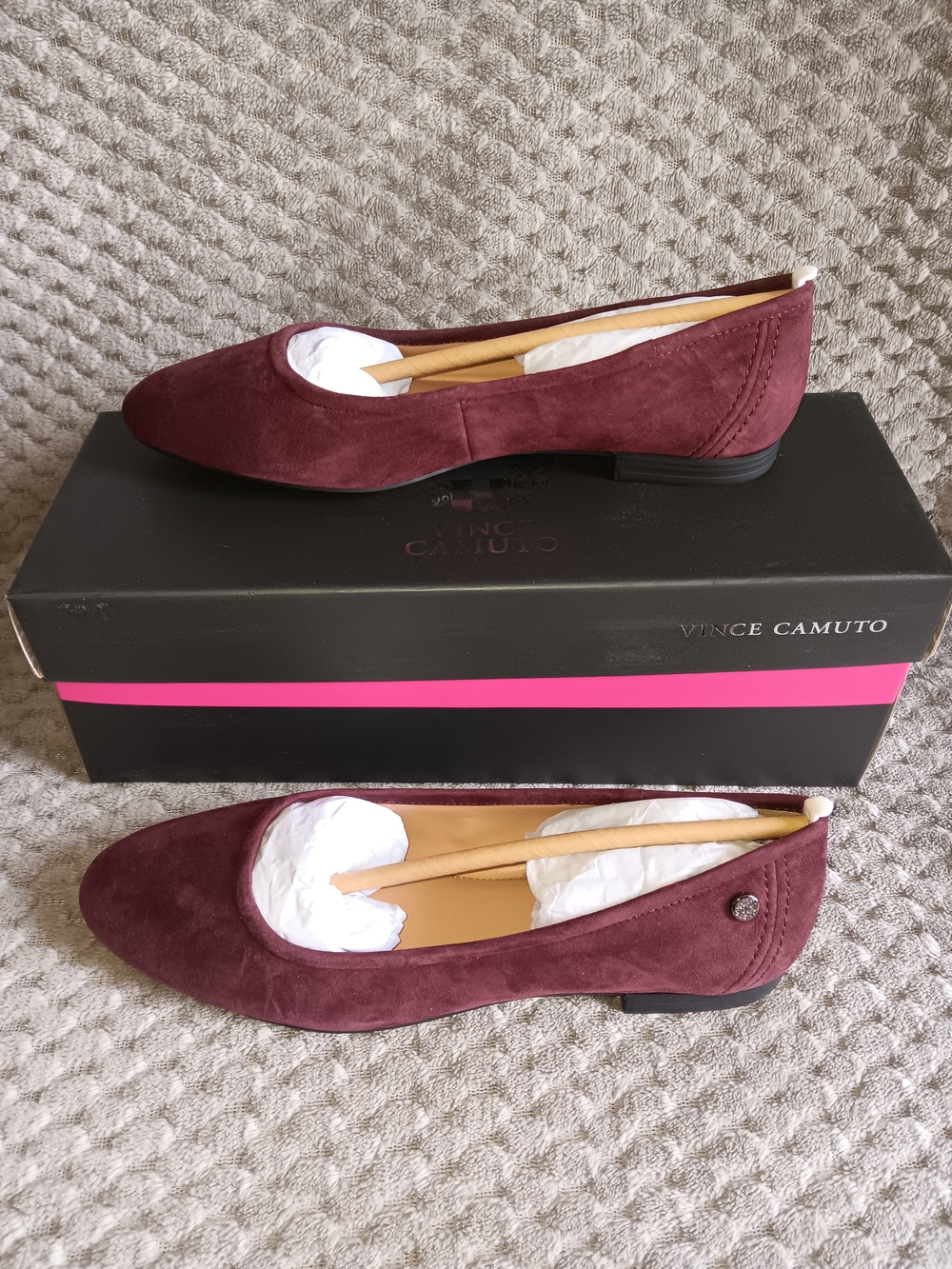 Vince Camuto Burgundy Suede Ballet Flats – Women’s Size 5